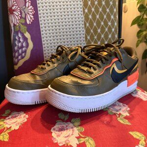 Limited Edition - Air Force 1 Shadow Sneaker